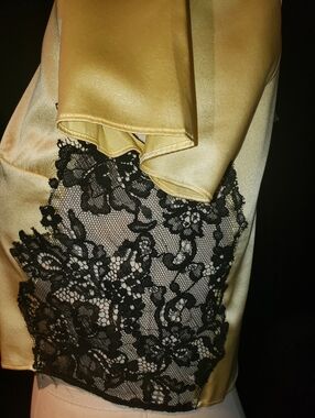 NWT Canary Yellow 92% Silk Black Sheer Side Lace Crop Short Sleeve Top